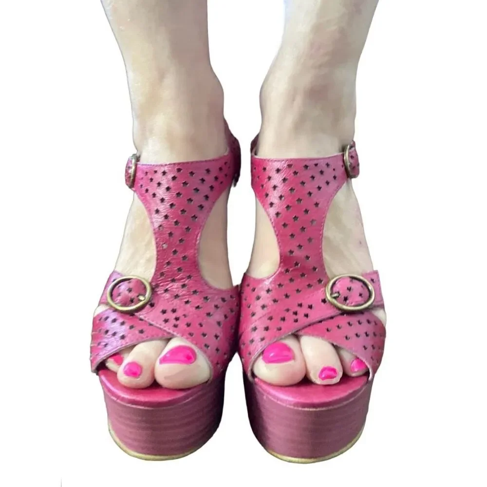 Betsey Johnson Women’s 6 Pink Calico Star Cutout Platform Shoes